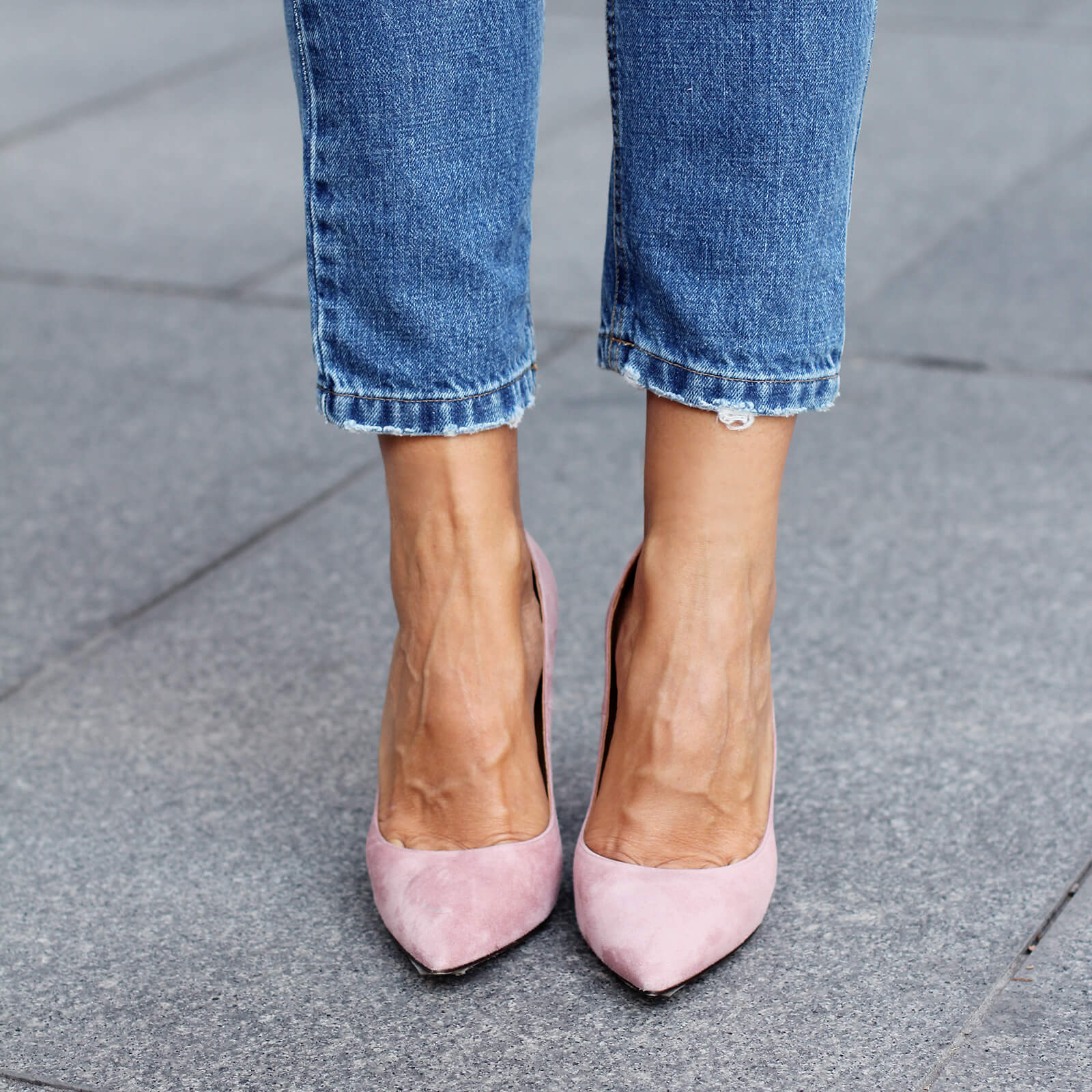 pink pumps block heel