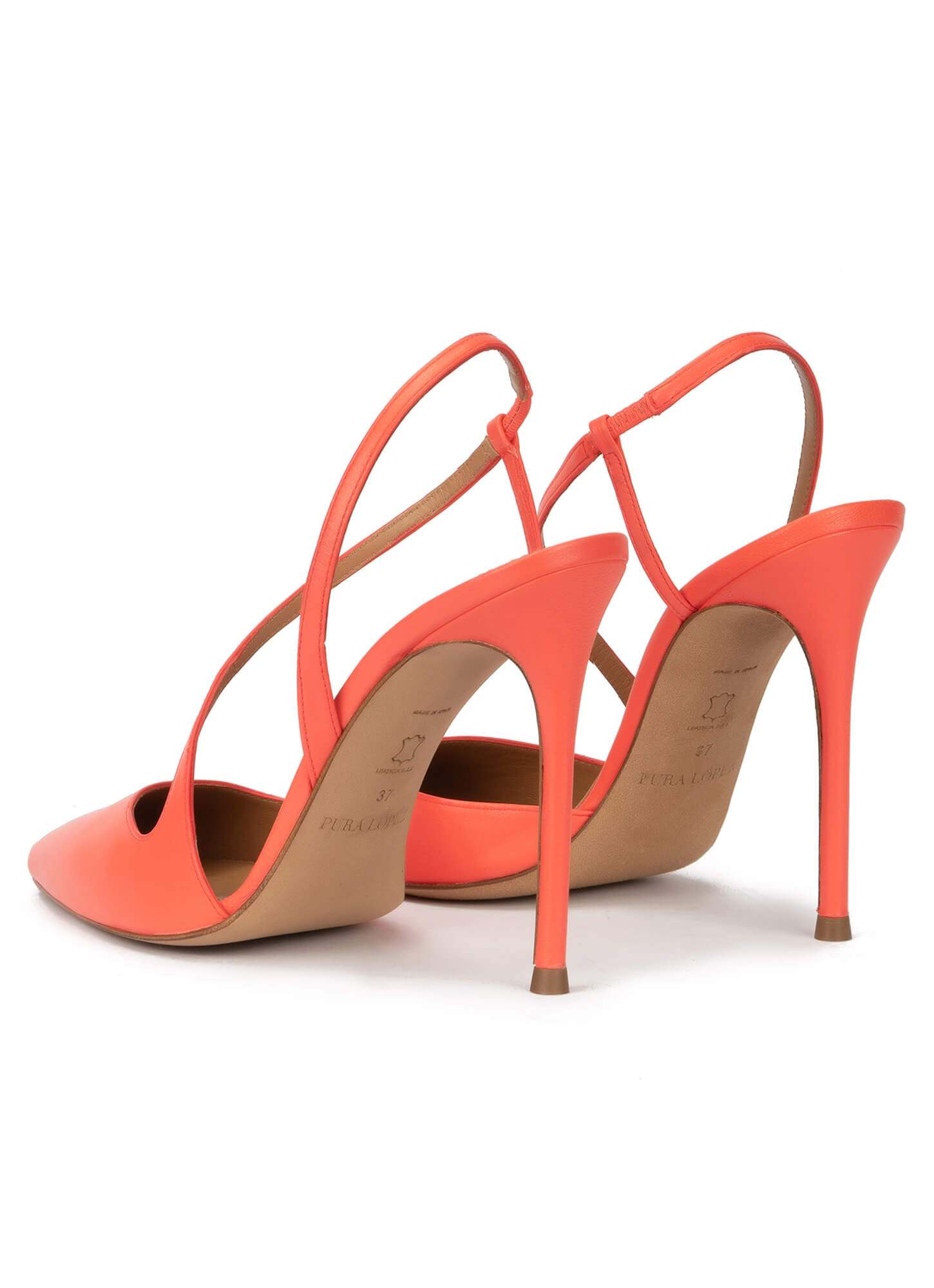 Zapatos destalonados con tacón stiletto en piel color coral . PURA